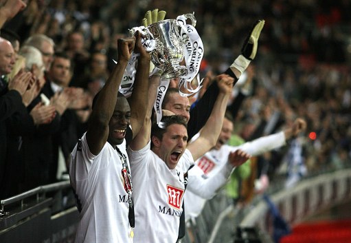 陈晋一妹妹代表香港队参加全运会空手道业余组，并最终夺冠（陈晋一之妹代表香港队征战全运会空手道业余组，夺冠）