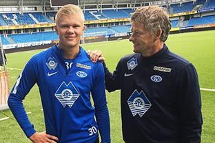 马卡：马略卡右后卫巴勃罗期待再次入选阿根廷队，出战世界杯（马卡报：马略卡右闸巴勃罗盼重返阿根廷队，冲击世界杯）