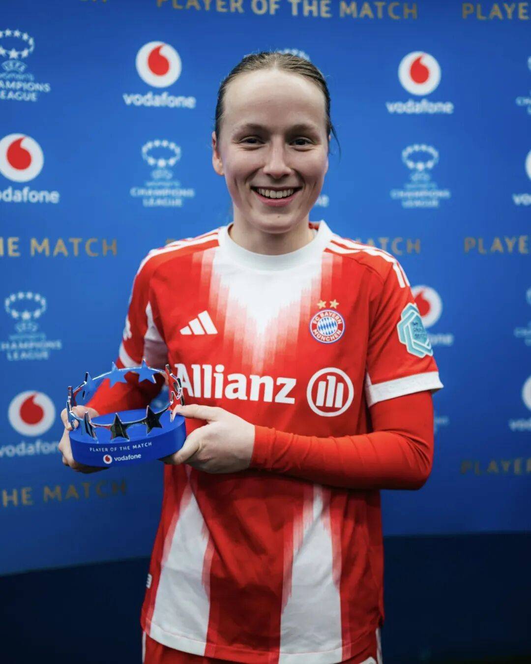 队友察觉萨拉赫情绪变化，对其公开泄愤采访不感震惊（队友早就注意到萨拉赫情绪波动，对他在采访中的公开泄愤并不意外）