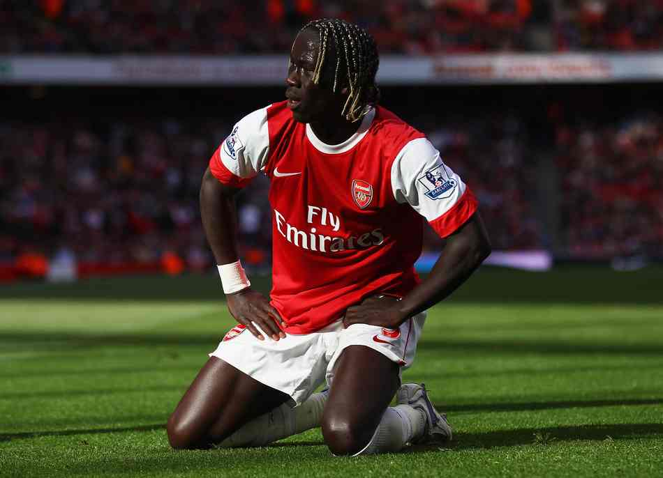 意媒：因西涅优先考虑加盟拉齐奥，他正等待俱乐部的明确信号（意媒：因西涅首选加盟拉齐奥，正等待俱乐部明确表态）