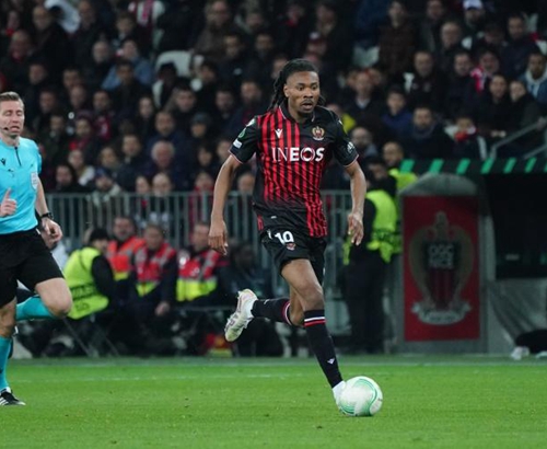 每体：已有不少后卫自荐租借巴萨，但巴萨觉得他们实力不够（每体：多名后卫愿租借投巴萨，俱乐部评估其能力仍不足）