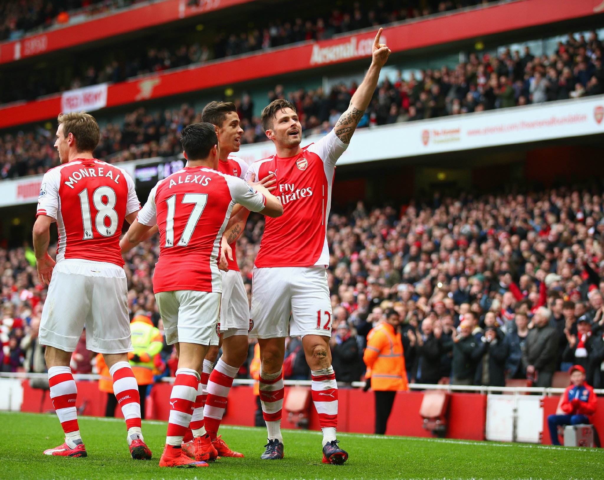 人盯人战术，一段萨利巴紧逼凯恩的短视频走红网络（萨利巴全程盯防凯恩：短视频引爆全网）