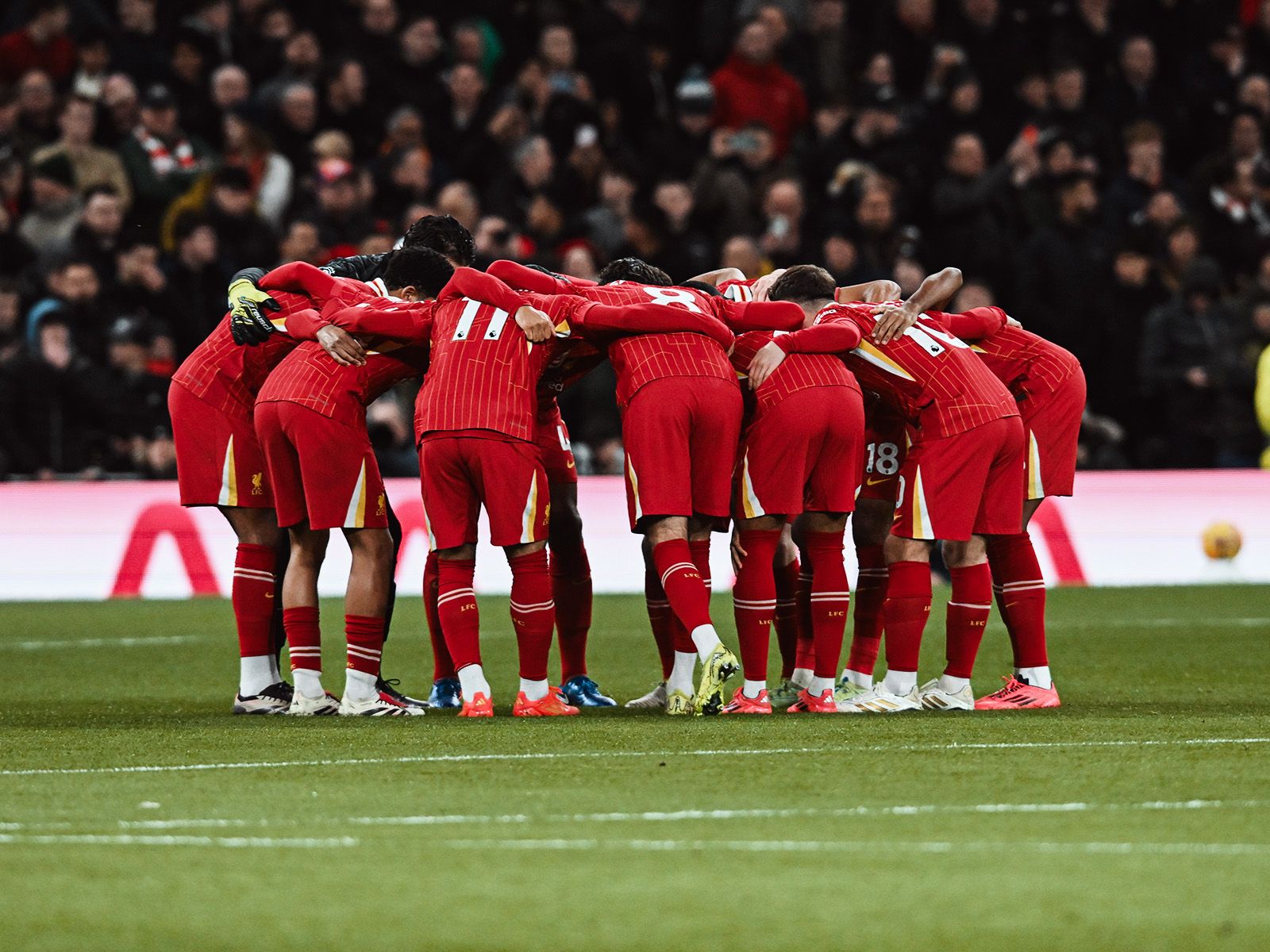 阿莫林更衣室怒骂曼联球员，直言愤怒又失望！基恩炮轰红魔如小学生（阿莫林更衣室痛斥曼联将士：又怒又失望，基恩批红魔稚嫩如小学生）