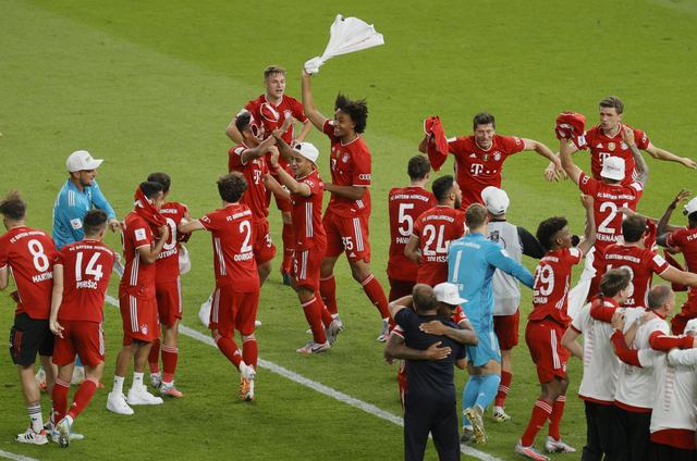 中国球员留洋要分几步走？看看日本足球的“参考答案”（中国球员留洋该如何分步推进？日本足球提供借鉴）