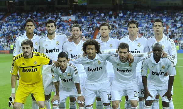 客战那不勒斯替补登场，科斯蒂奇达成尤文生涯100场里程碑（客场对阵那不勒斯替补登场，科斯蒂奇迎来尤文生涯第100场）