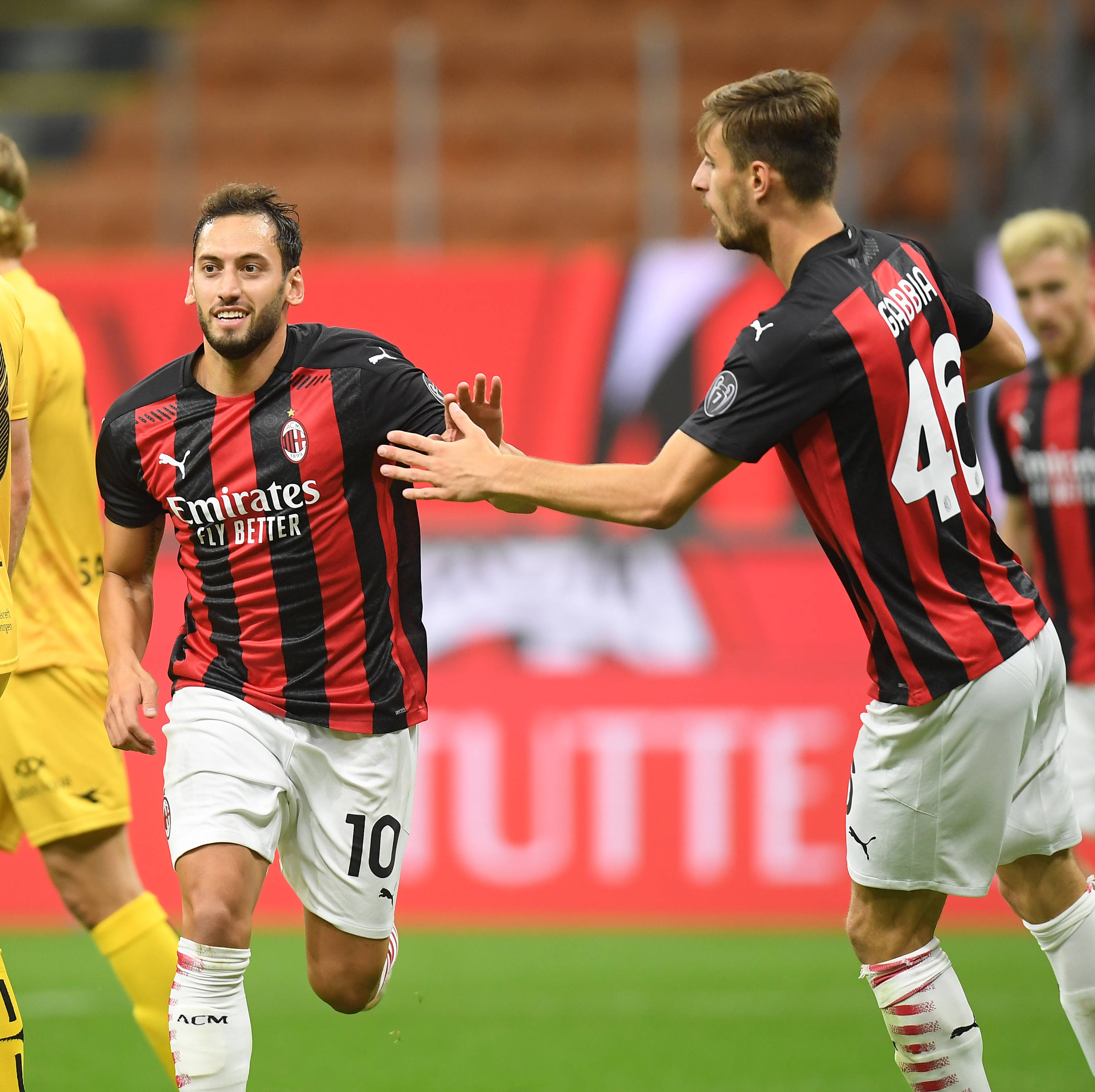 2025赛季中超主场成绩排名：申花34分居首，海港31分排名第五（2025赛季中超主场积分榜：申花34分领跑，海港31分位列第五）